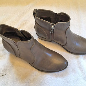 Guess Ankle Boots Size 8M